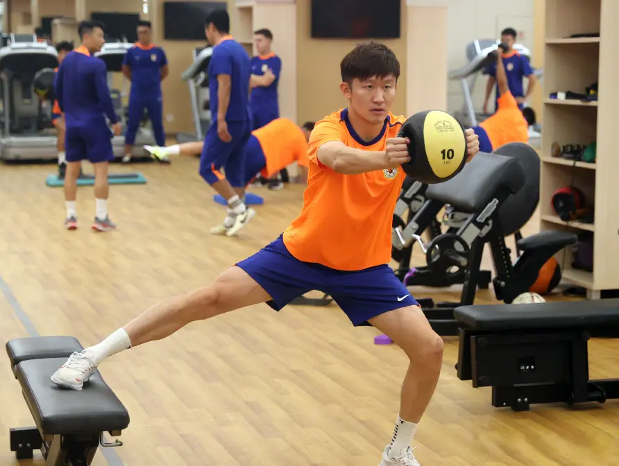 月两个客场 月两个客场