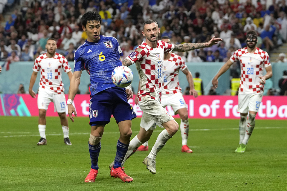 年龄, 三笘薰坐镇, wG