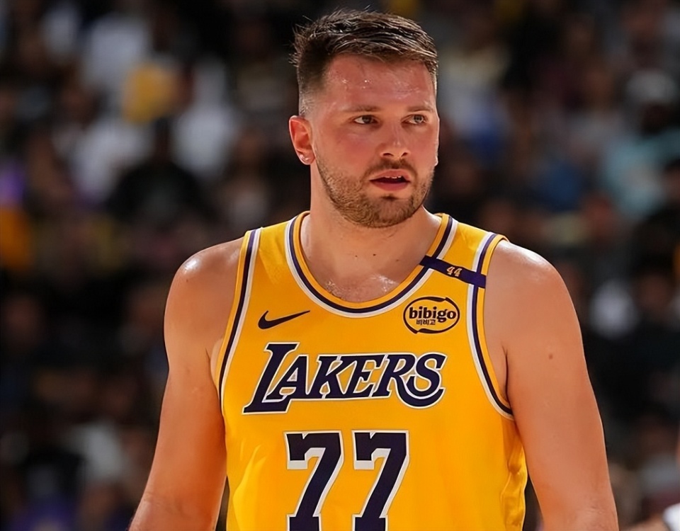 FdNGi, 他出战 FdNGi, 他出战