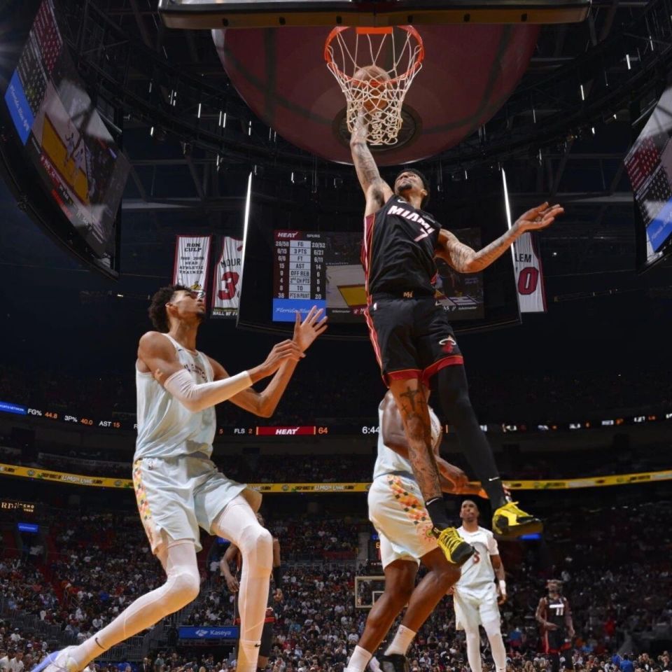 热火中锋韦, eZZ, 得到